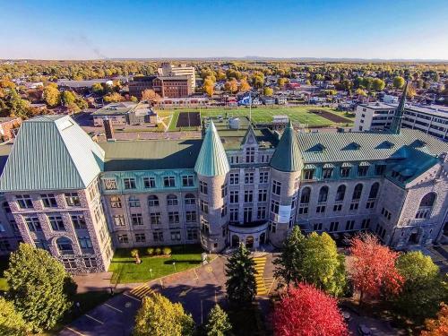 Salaberry-de-Valleyfield - Études